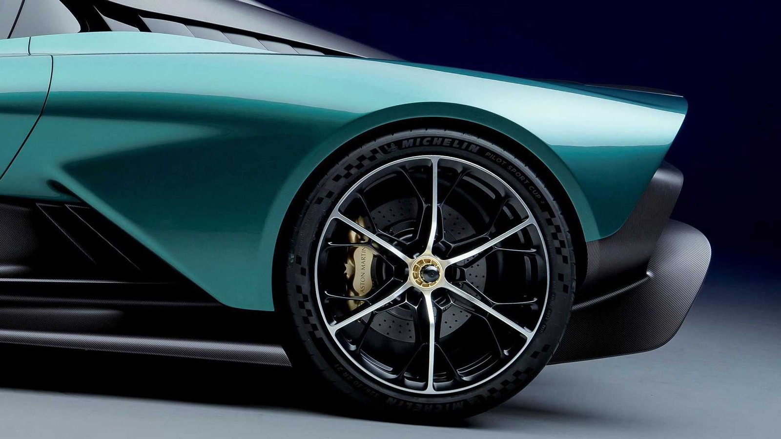 aston-martin-valhalla_20