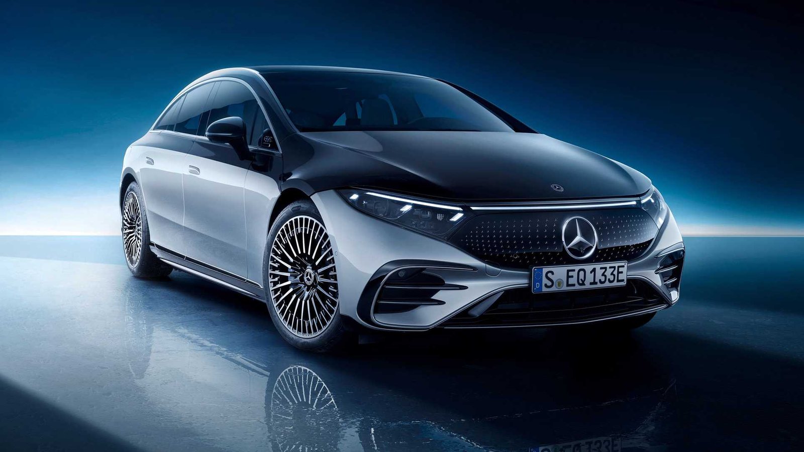 Mercedes-Benz EQS 2022 terá autonomia de 770 quilômetros, é o carro-chefe da família EQ que possui um verdadeiro arsenal de tecnologia.